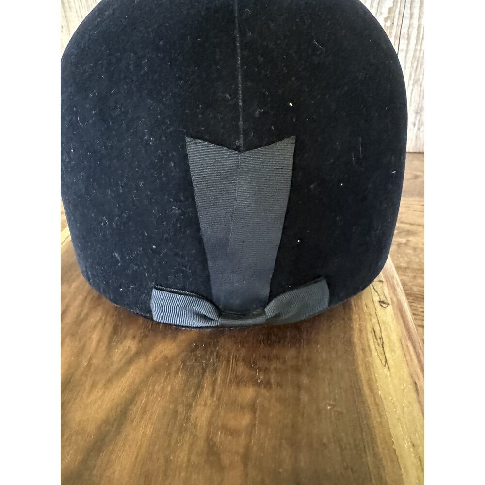 International Horse Riding Helmet Black Velvet SEI Pre-Owned Size 7 - Picture 5 of 16
